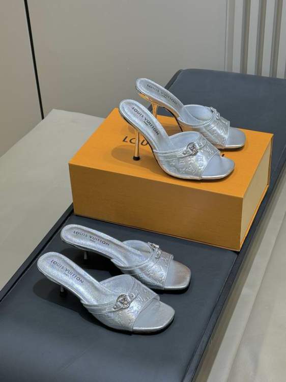Picture of Louis Vuitton Shoes _SKULVsz35-41mnq010713683